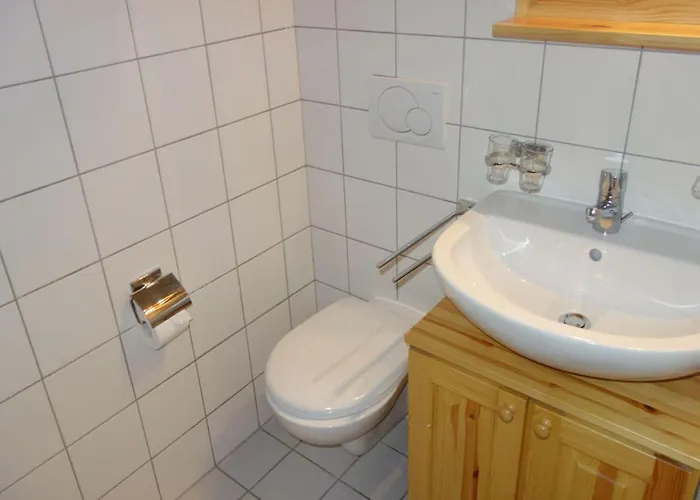 Flat In Near Des Bisses شقة *