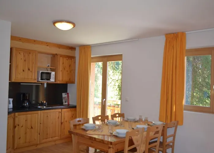 Flat In Near Des Bisses * نينداز